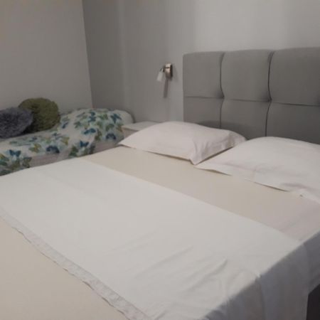 Apartments Goic Jelsa (Hvar) Quarto foto